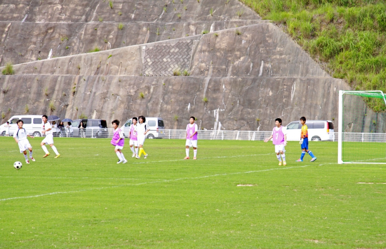 サッカー場も併設しています。